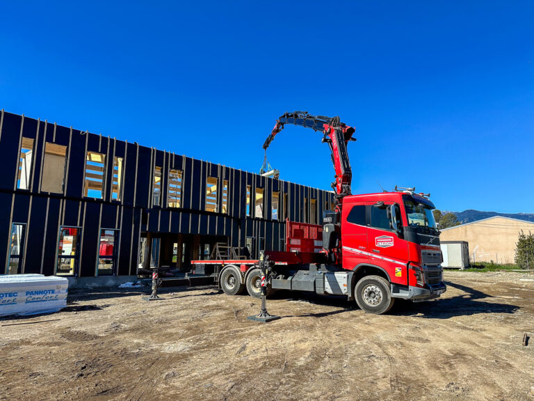 Camion plateau Petroni