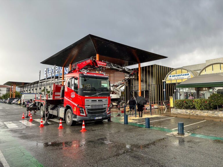 Engin transporté par Petroni